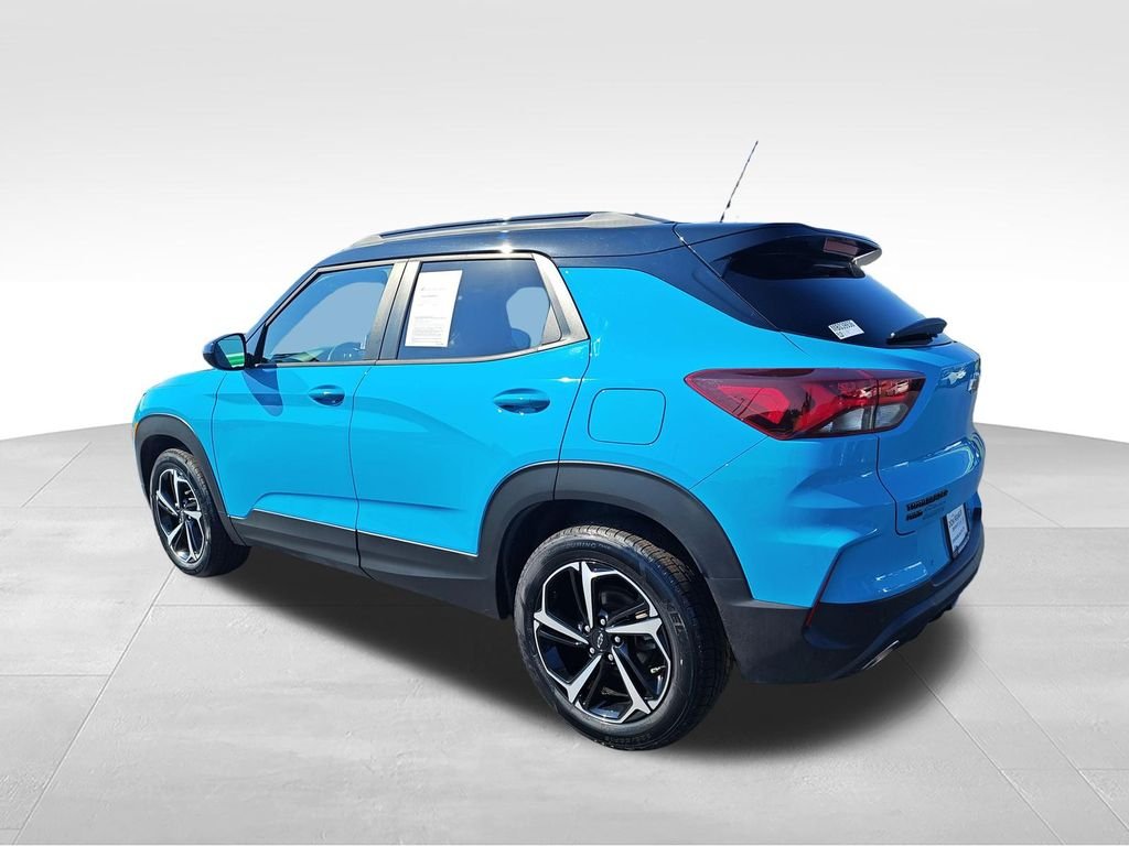 Used 2021 Green Chevrolet RS image 3