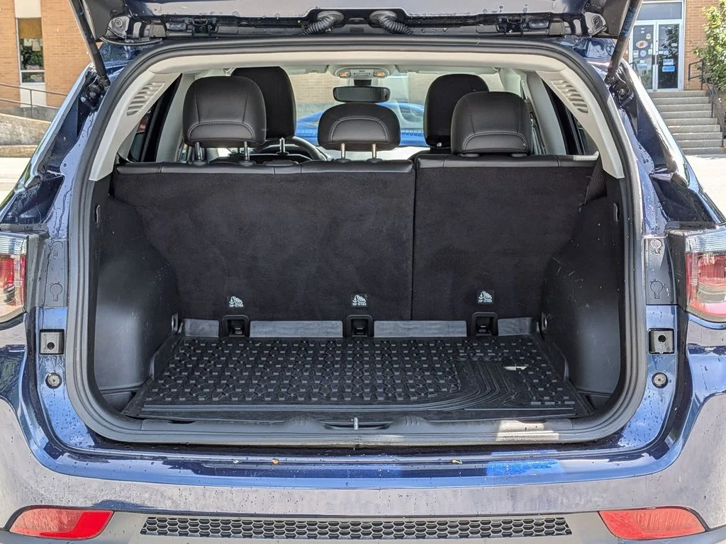 Used 2021 Blue Jeep Latitude image 6