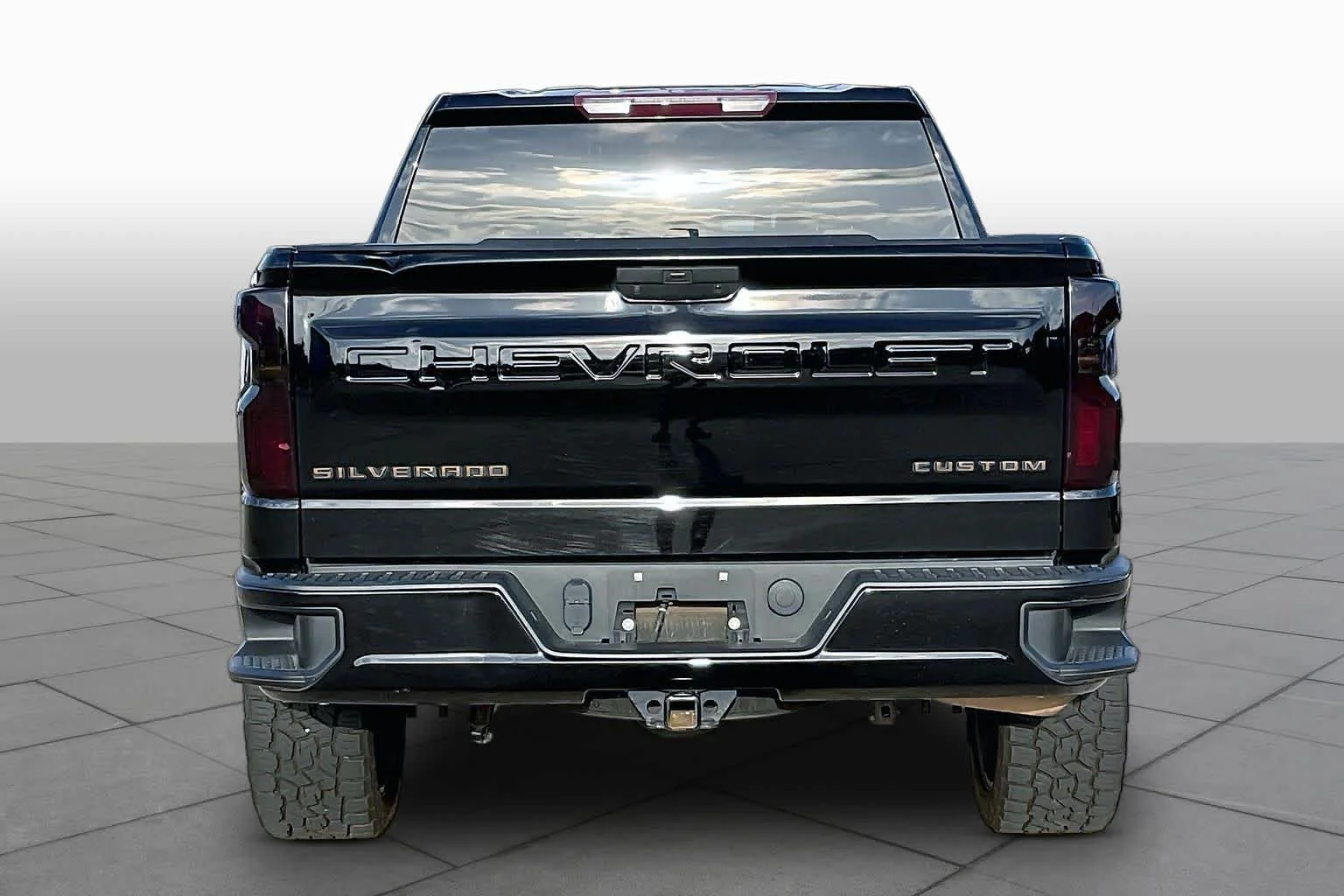 Used 2022 Black Chevrolet Custom image 5