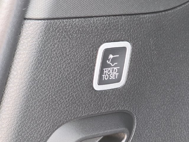 New 2026 Silver-Zynith Exterior Paint Jeep Summit Reserve image 31