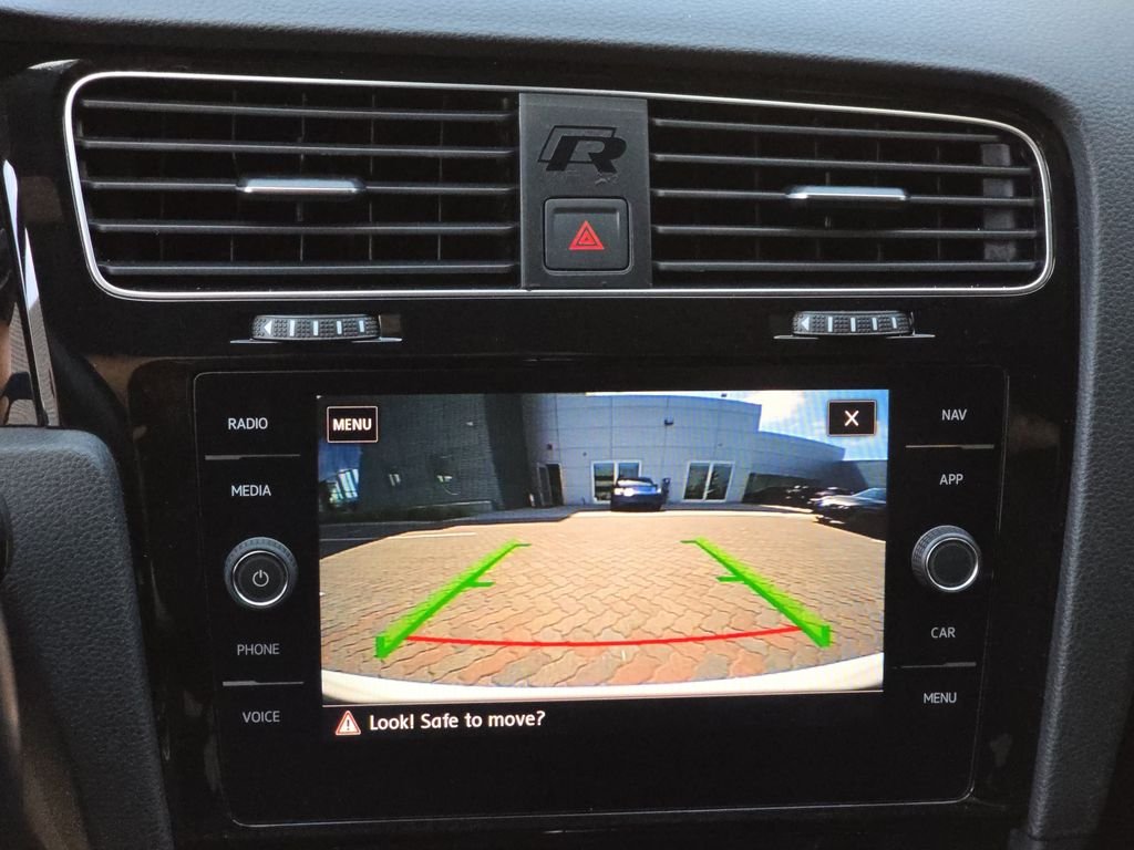 Used 2019 White Volkswagen DCC & Navigation 4Motion image 29