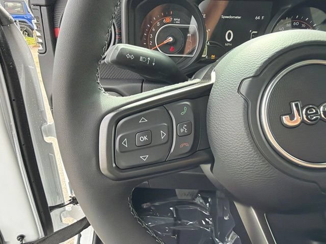 New 2026 Bright White Clear-Coat Exterior Paint Jeep Rubicon image 18