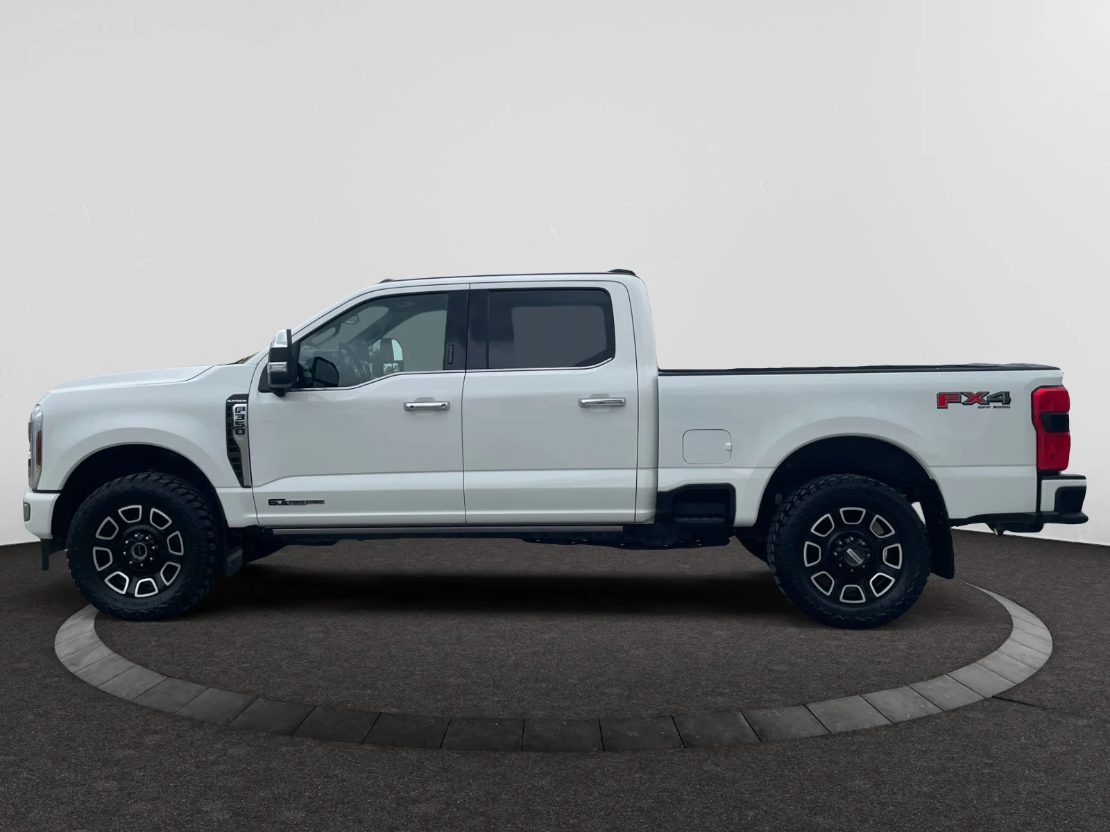Used 2024  Ford PLATINUM SuperCrew image 2