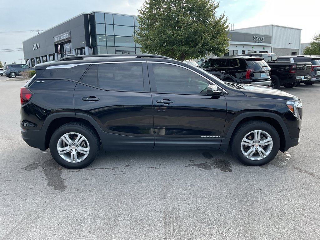 Used 2024 Ebony Twilight Metallic GMC SLE image 11