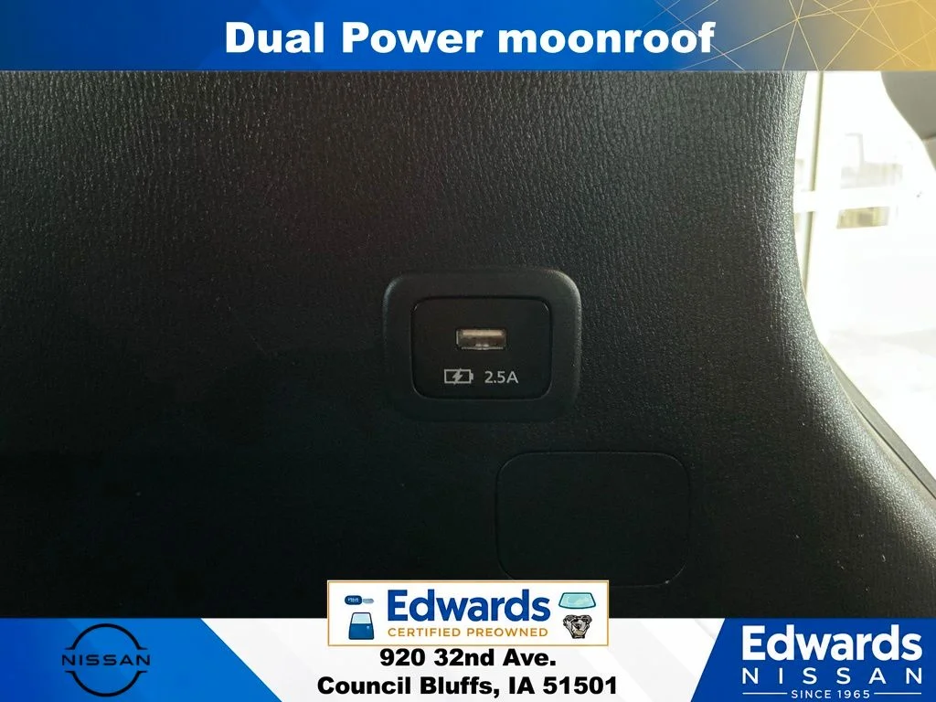 Used 2021 White Mazda Grand Touring image 17