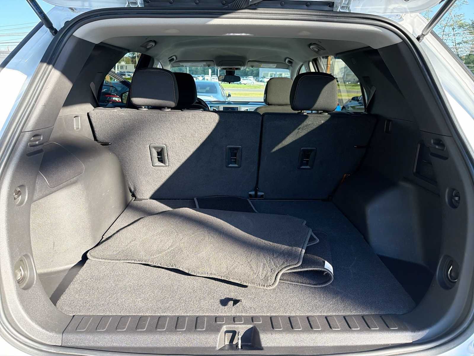 Used 2023 Summit White Chevrolet LT image 31