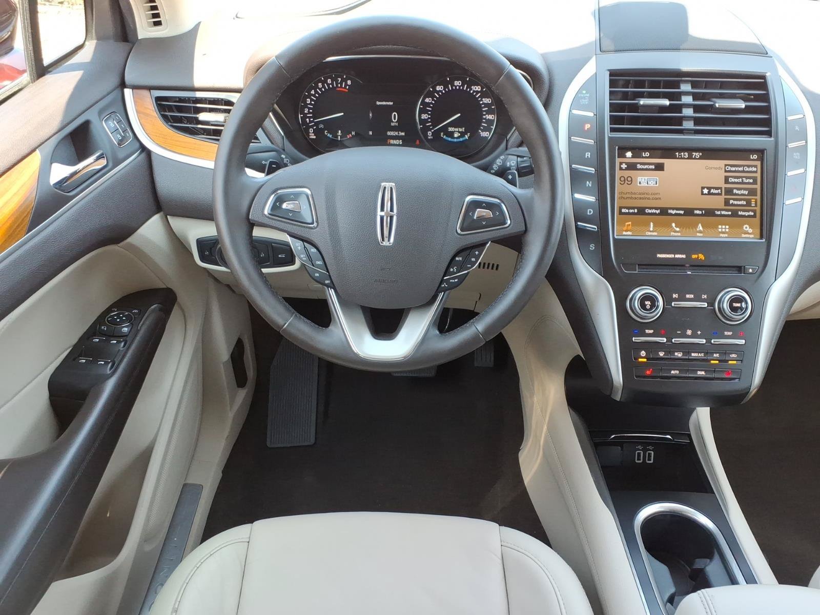 Used 2019 Burgundy Velvet Metallic Tinted Clearcoat Lincoln Select image 5