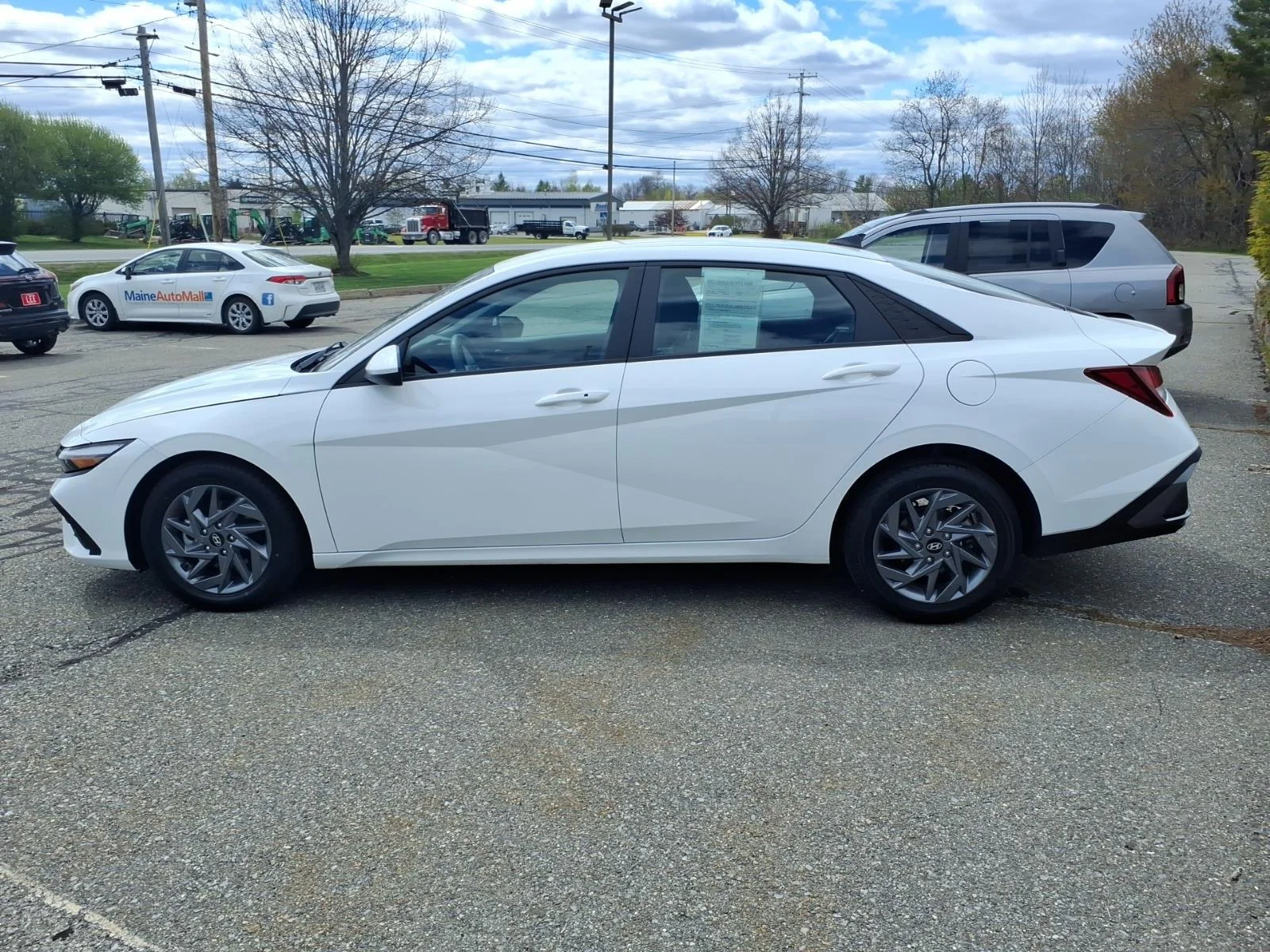 Used 2024 White Hyundai SEL image 8