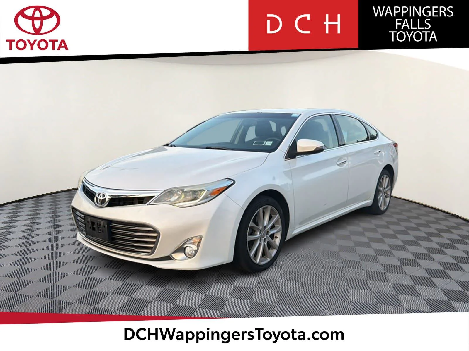 Used 2014 Blizzard Pearl Toyota Limited image 1