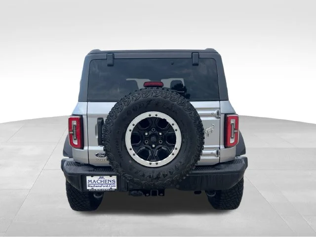 Used 2023 Silver Ford Badlands image 6