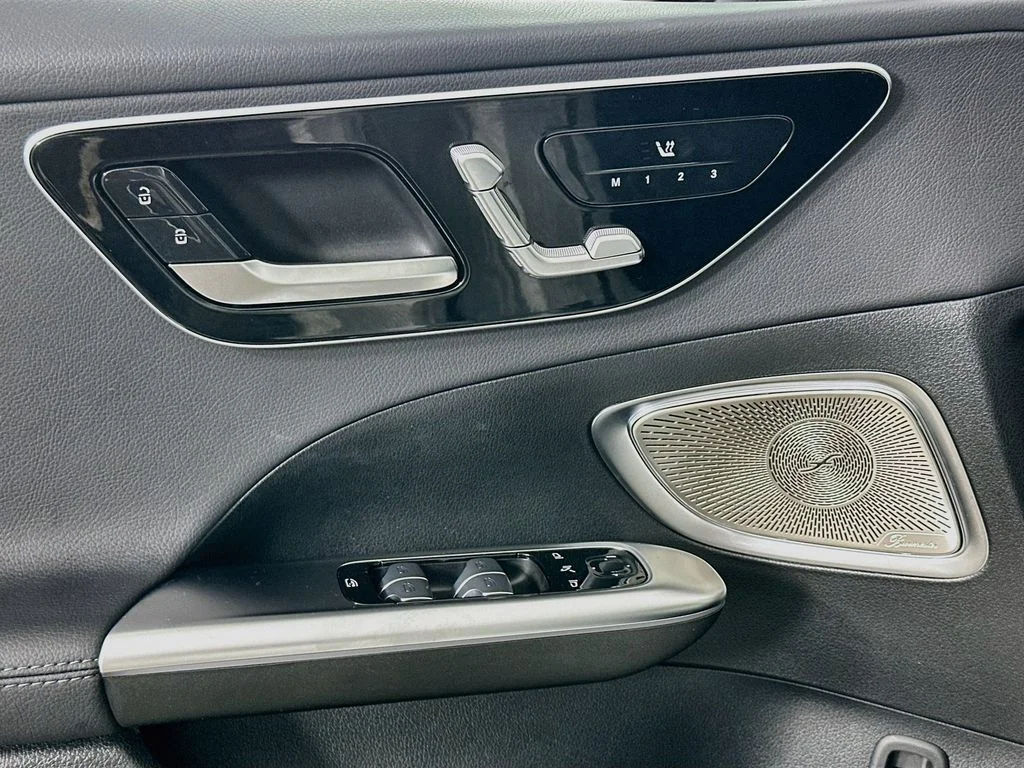 Used 2026  Mercedes-Benz C 300 image 18