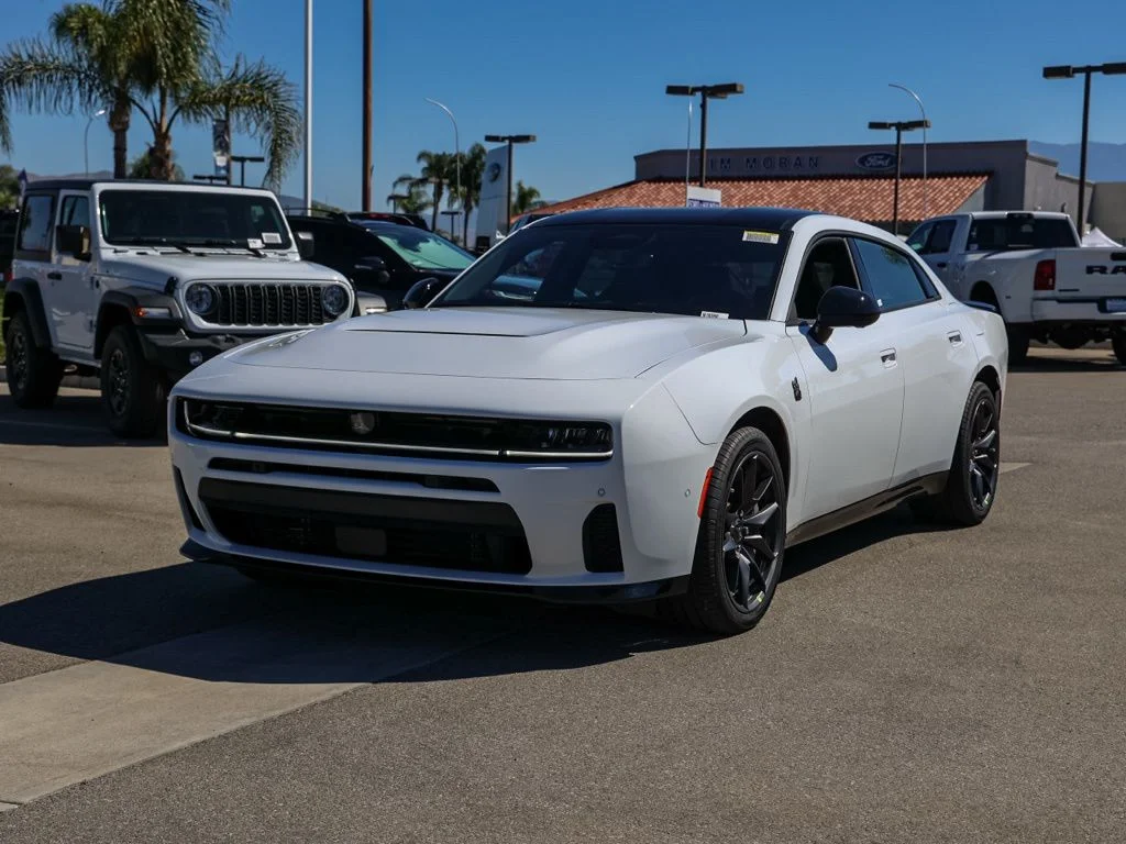 New 2026 White Knuckle Exterior Paint Dodge R/T Scat Pack 4-door AWD image 7