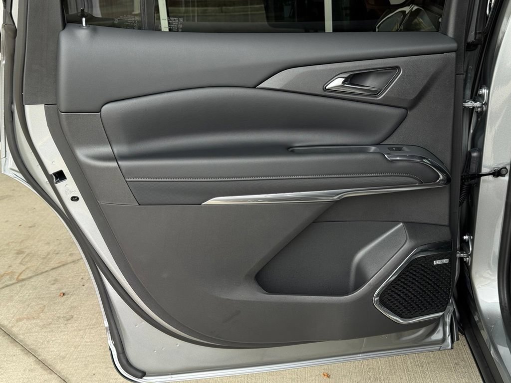 2027 Chevrolet Traverse Z71 - Photo 22