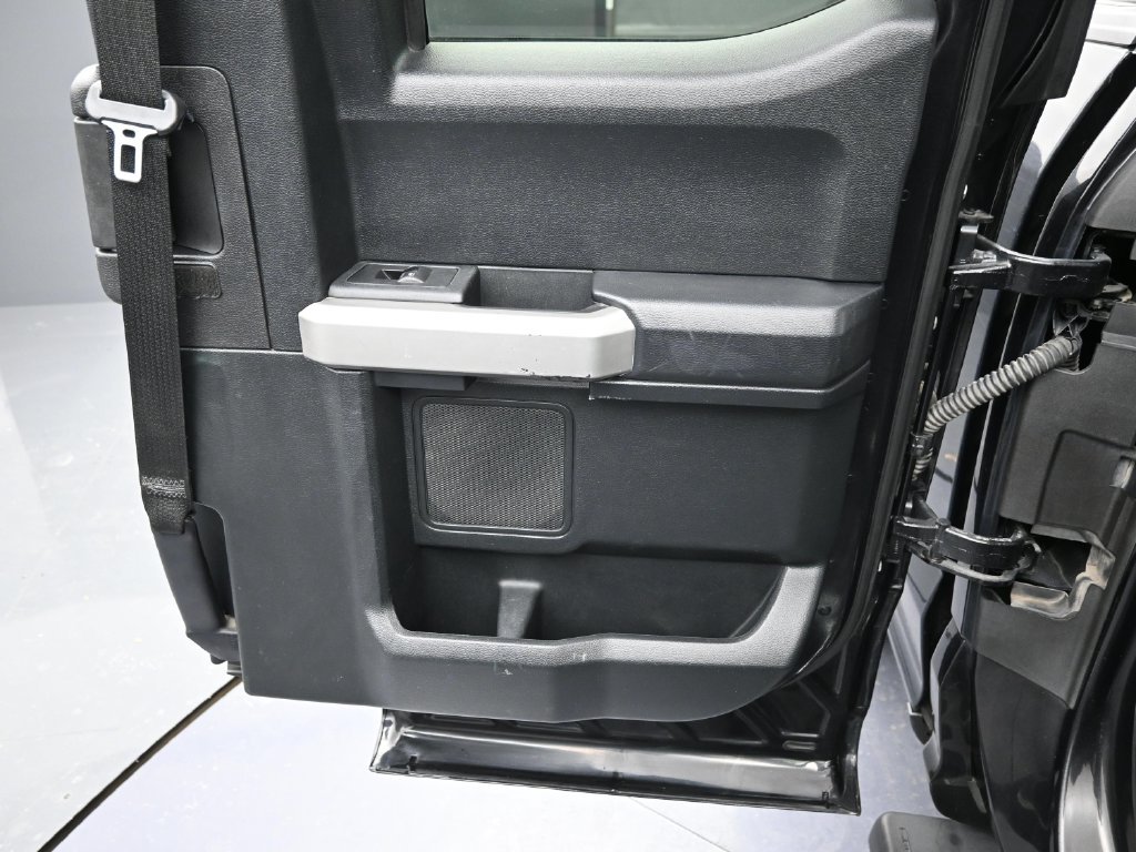 Used 2015 Black Ford Lariat image 27
