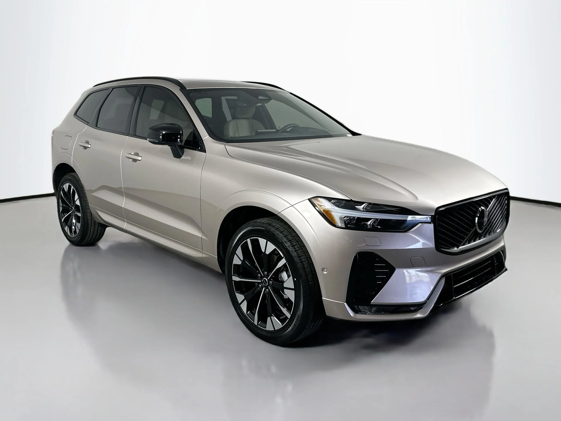 New 2026 Bright Dusk Volvo Plus image 3