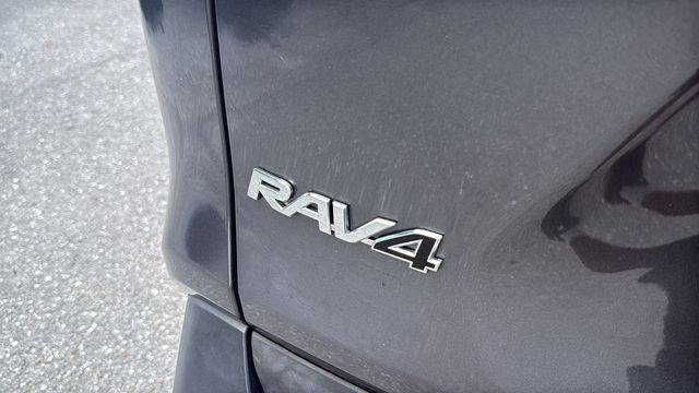 Certified Used 2023 MAGNETIC GRAY MET. Toyota  image 7