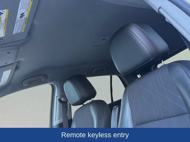 Used 2017 SUMMIT WHITE Chevrolet LT image 13