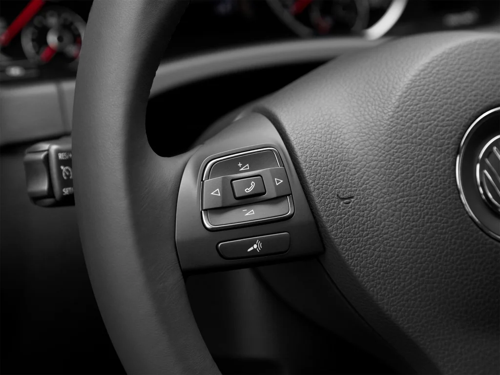 Used 2011 White Volkswagen S image 49