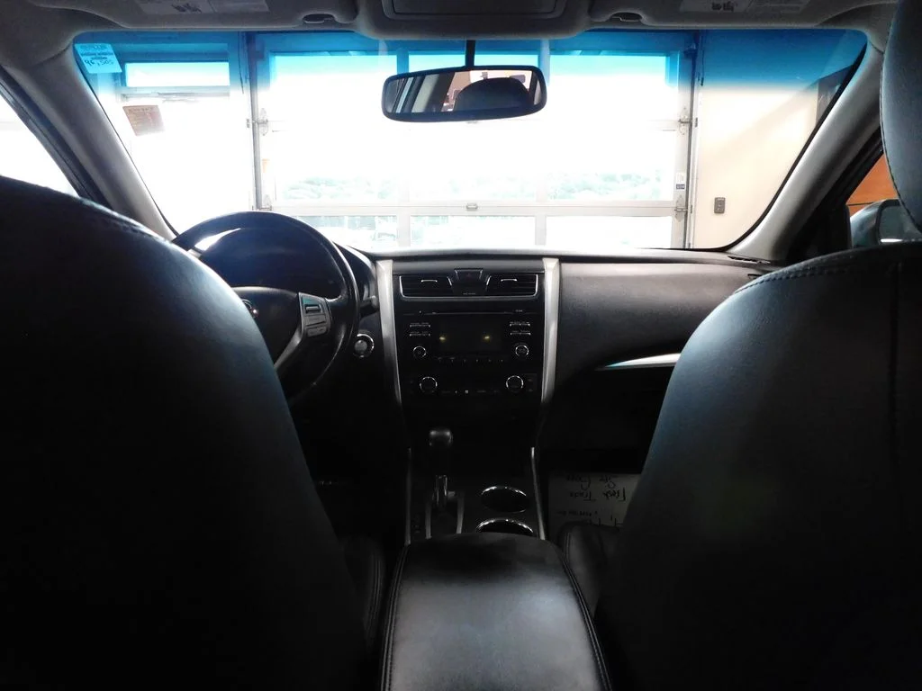 Used 2015 Gun Metallic Nissan 2.5 SL image 29