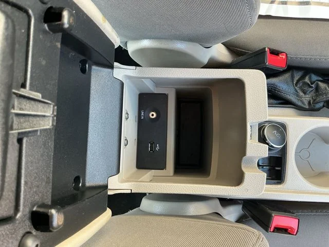 Used 2014 Gray Ford SE image 19