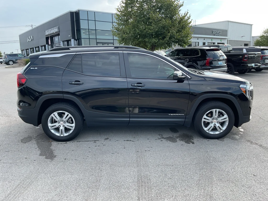 Used 2024 Ebony Twilight Metallic GMC SLE image 11