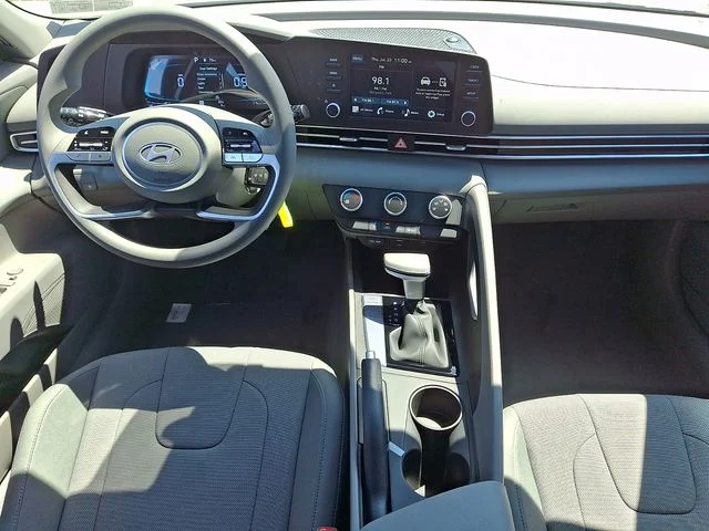 New 2026 White Hyundai SE image 10