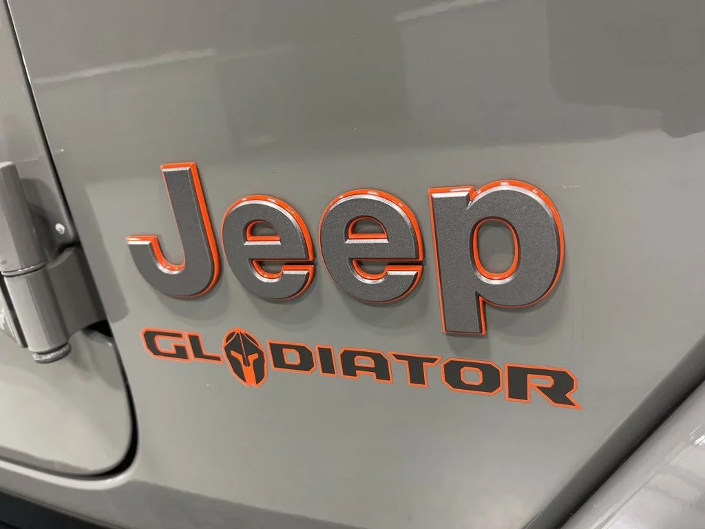 Used 2021 Sting-Gray Clearcoat Jeep Mojave image 41