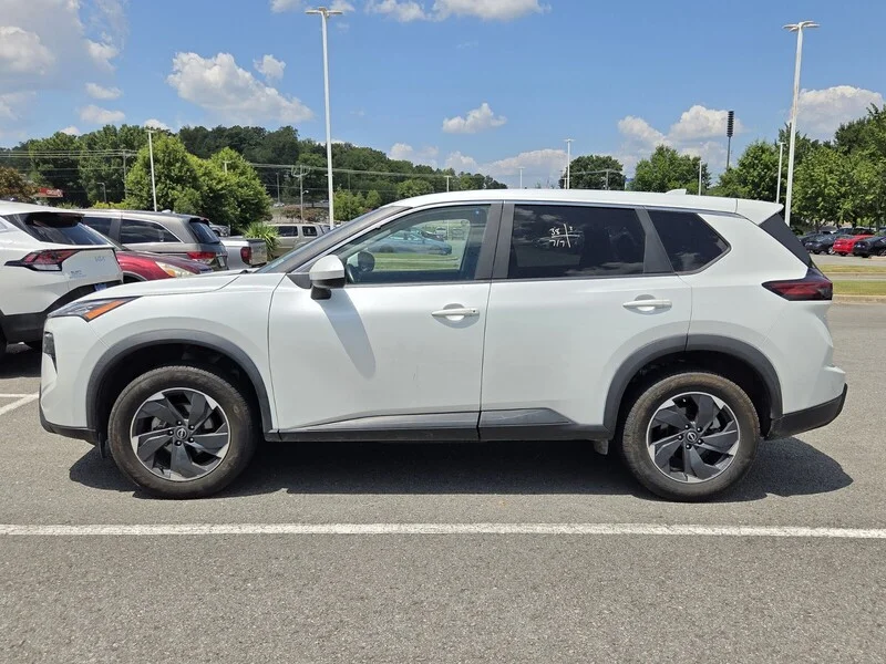 Used 2024 White Pearl NISSAN SV image 2