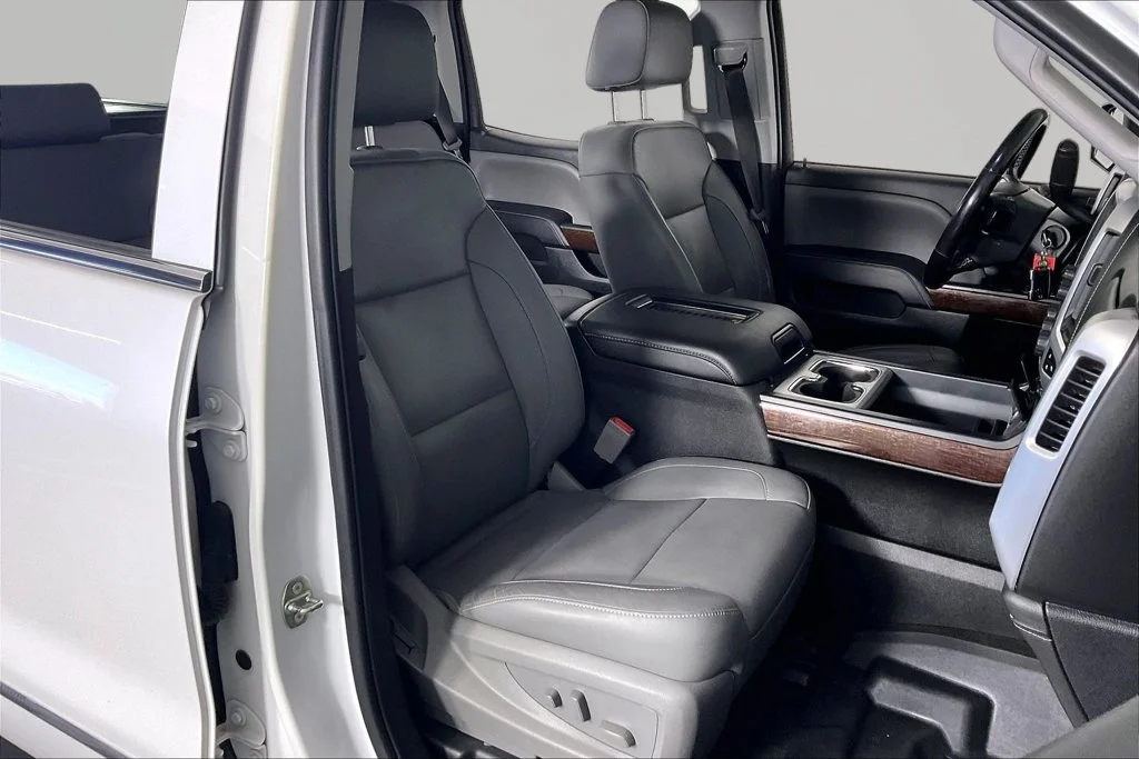 Certified Used 2018 White GMC SLT image 26