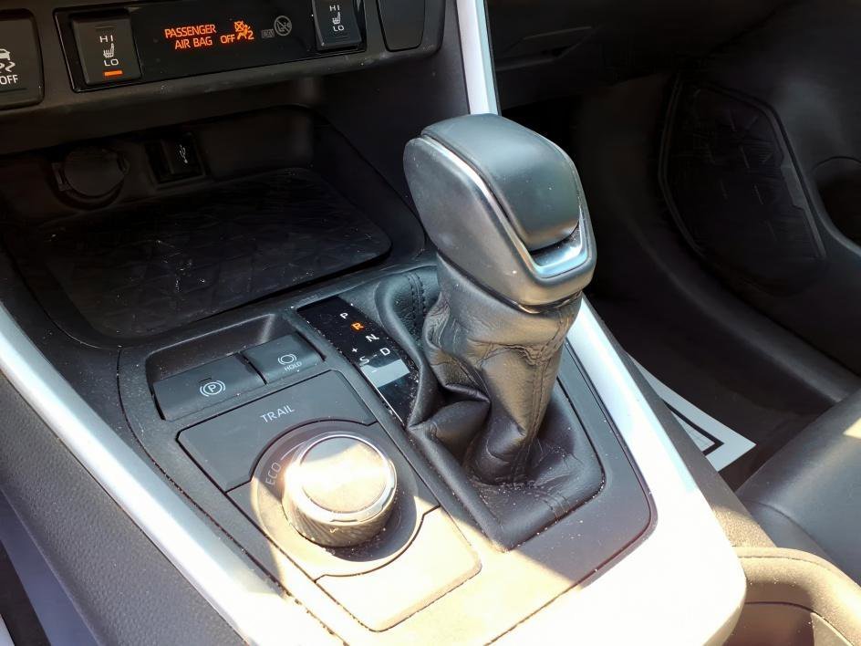 Used 2021 Magnetic Gray Metallic/Midnight Black Metallic Toyota Hybrid XSE image 22