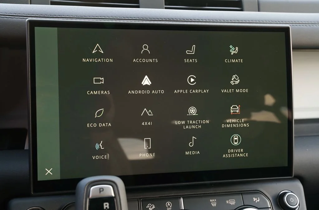 New 2026 Carpathian Grey Land Rover X-Dynamic SE image 18