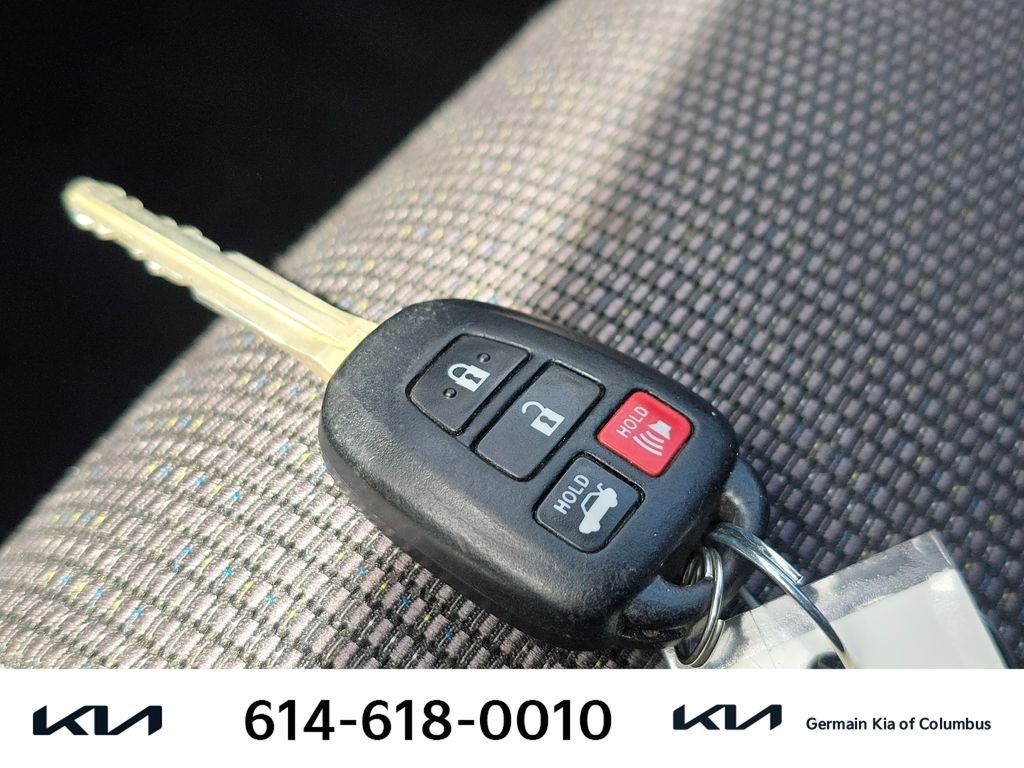 Used 2017  Toyota SE image 33