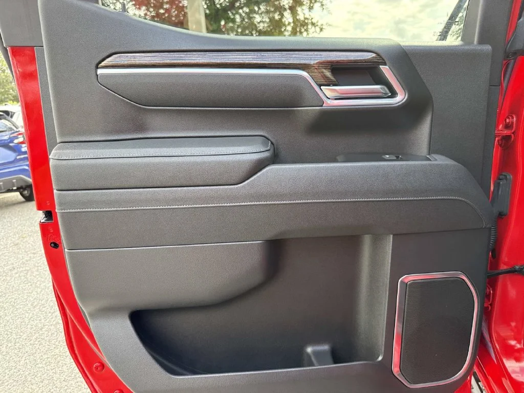 Used 2025 Red GMC Elevation image 15