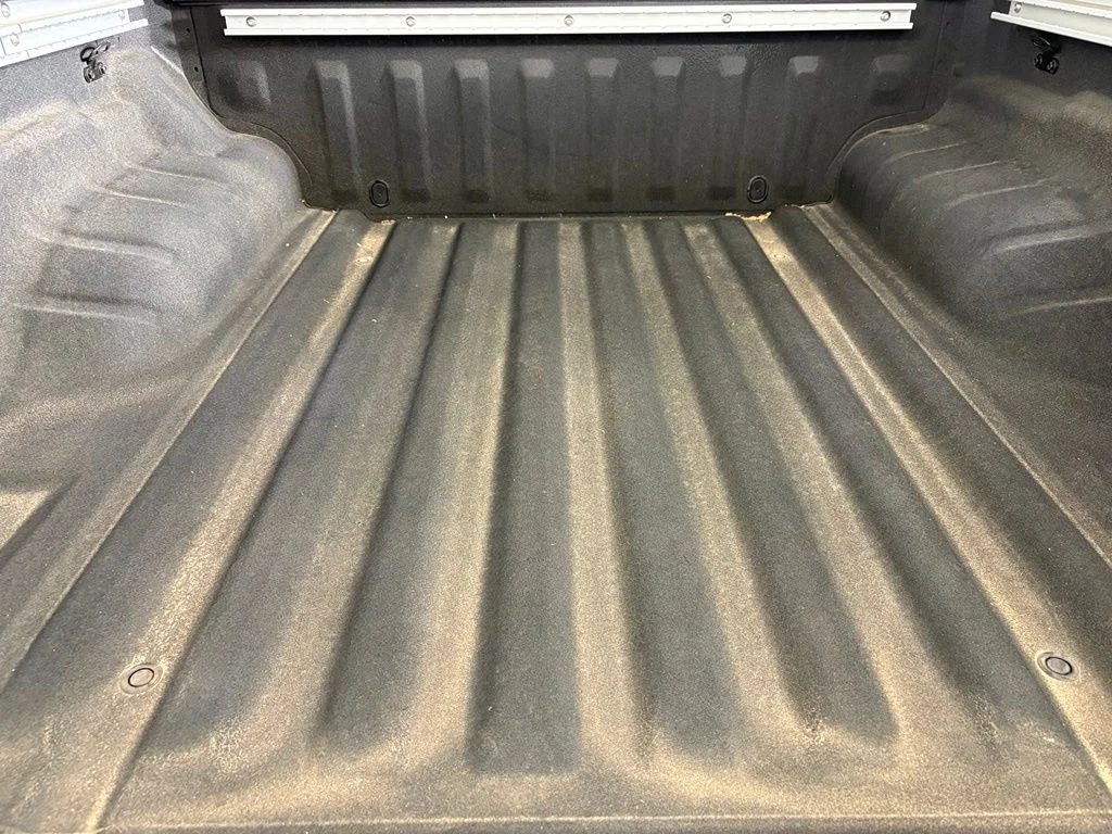New 2026 Glacier White Nissan Crew Cab SV image 18