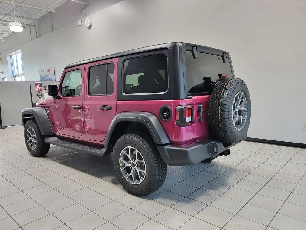 New 2026 Tuscadero Pearlcoat Jeep Sport S image 4
