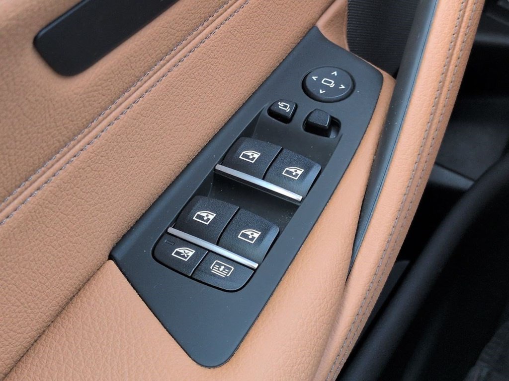 Used 2023 Black Sapphire Metallic BMW 540i xDrive image 25