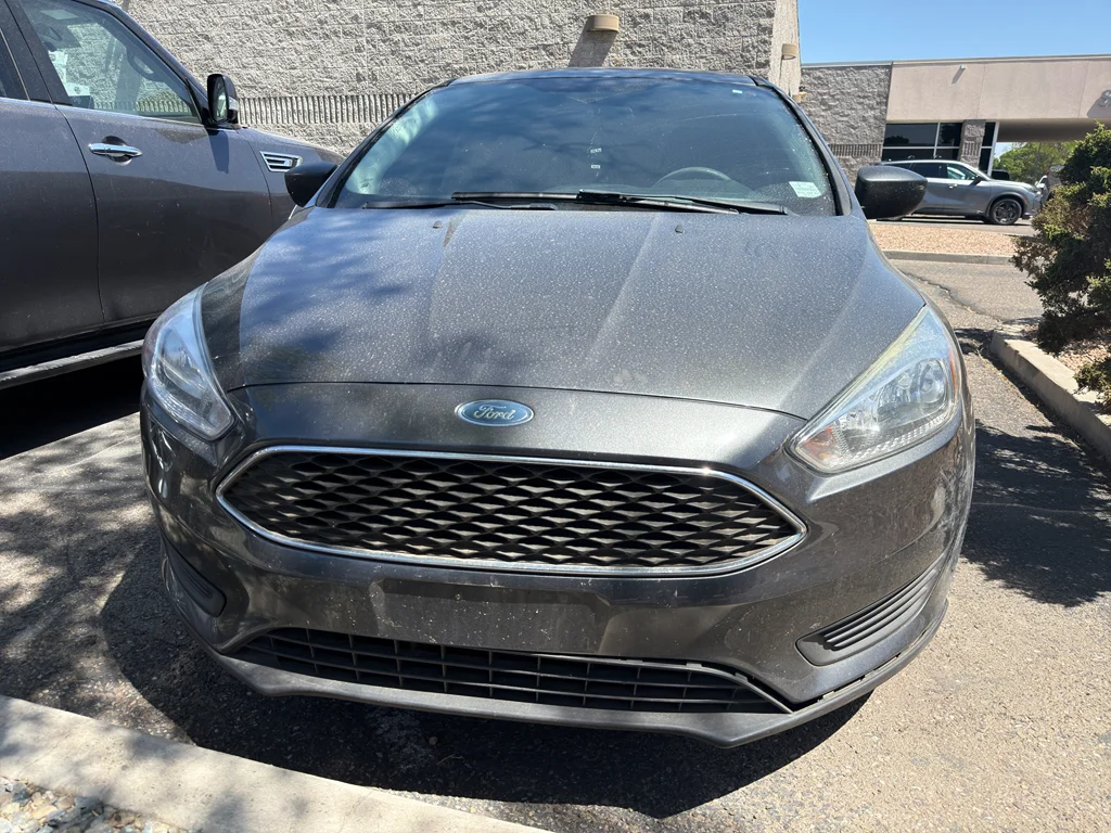 Used 2018 Magnetic Metallic Ford S image 2