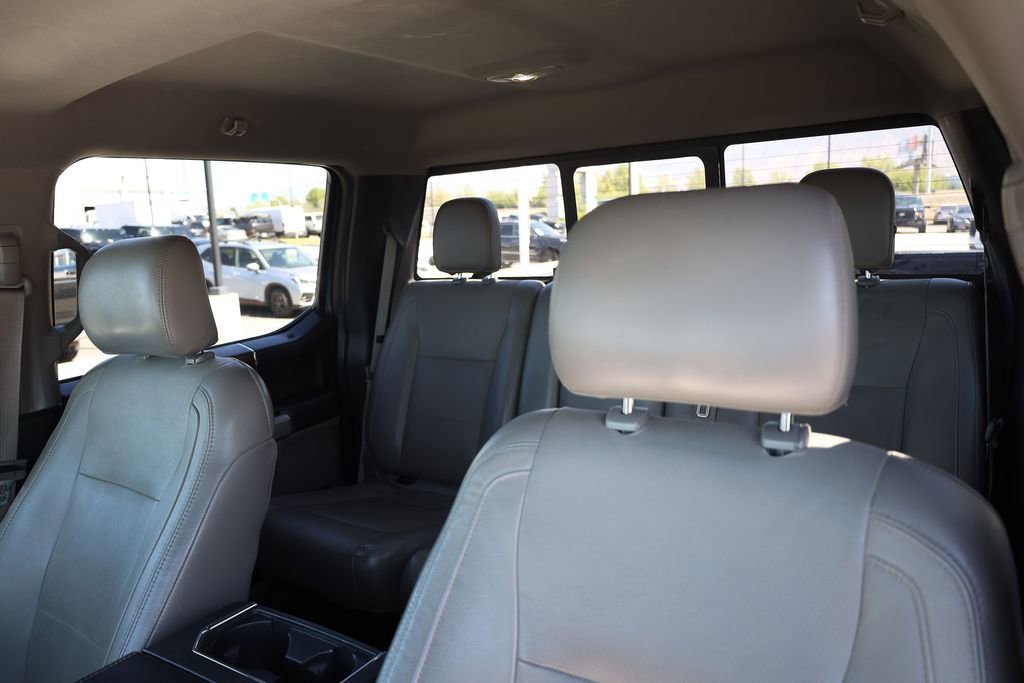 Used 2015 Magnetic Metallic Ford Lariat image 18