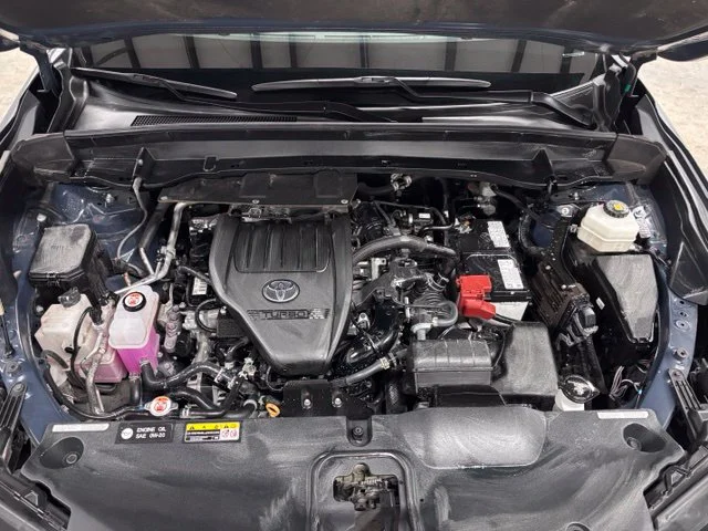 Used 2025 White Toyota XLE image 27