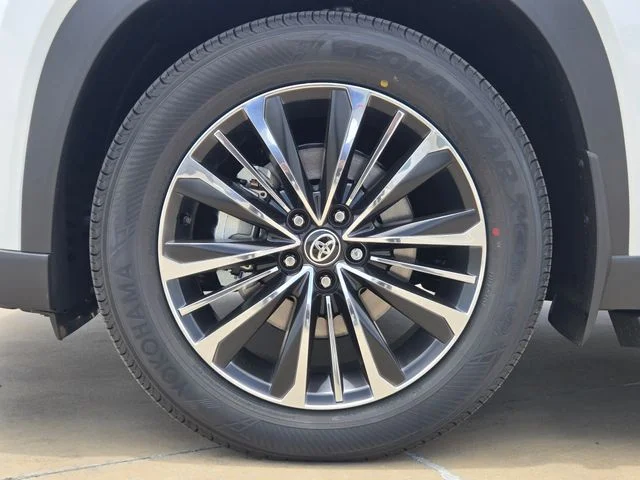 New 2026 Wind Chill Pearl Toyota Hybrid MAX Platinum image 27