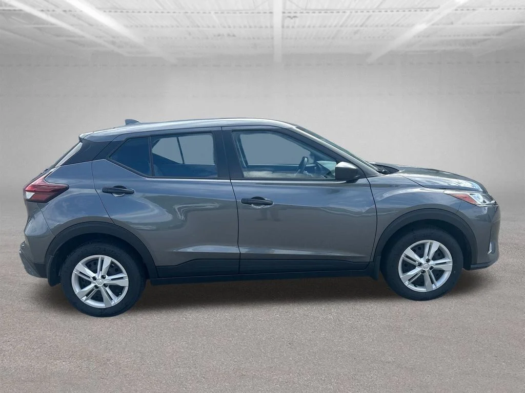 Used 2025 Gray Nissan S image 7