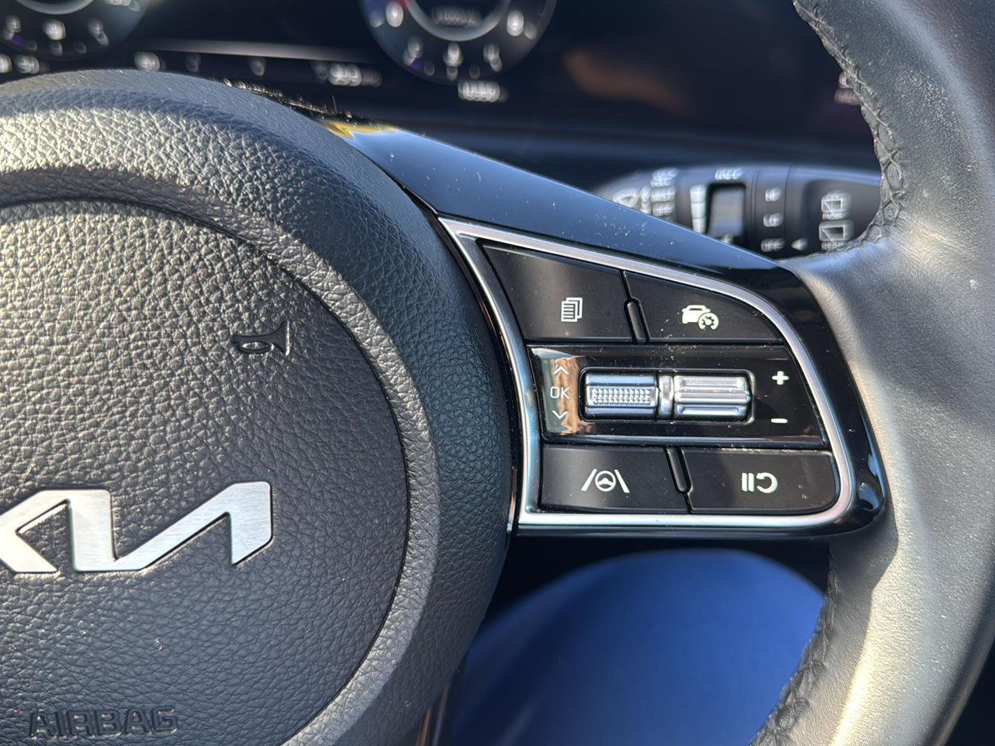 Used 2024 Fusion Black Kia EX image 17