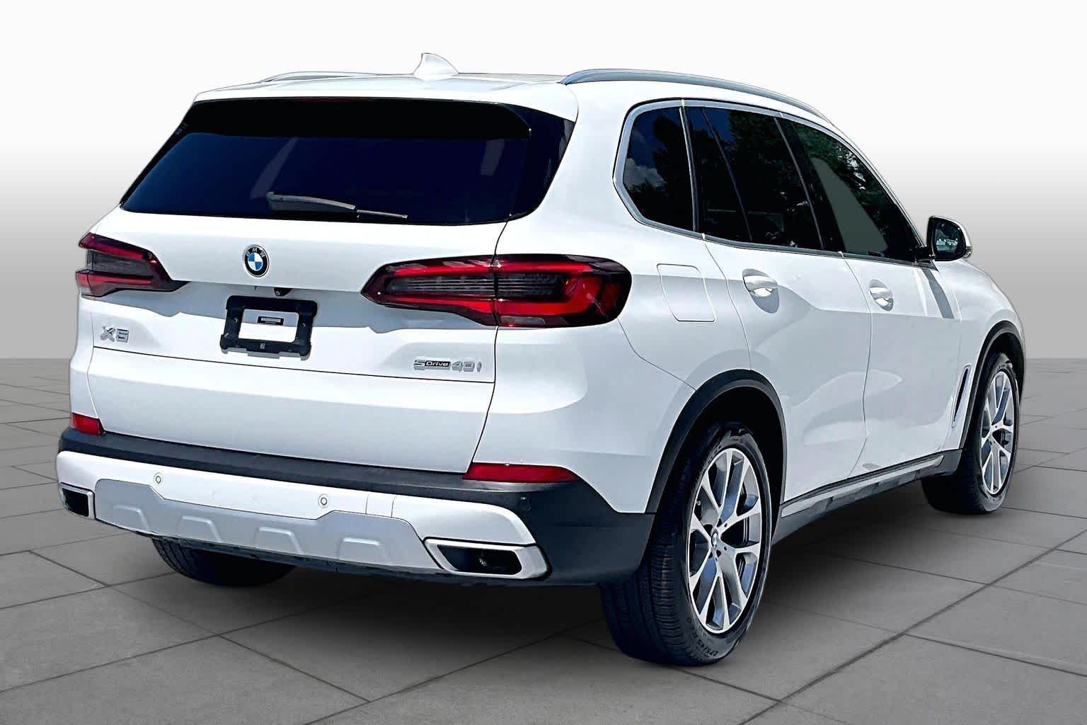 Used 2022 Alpine White BMW sDrive40i image 13