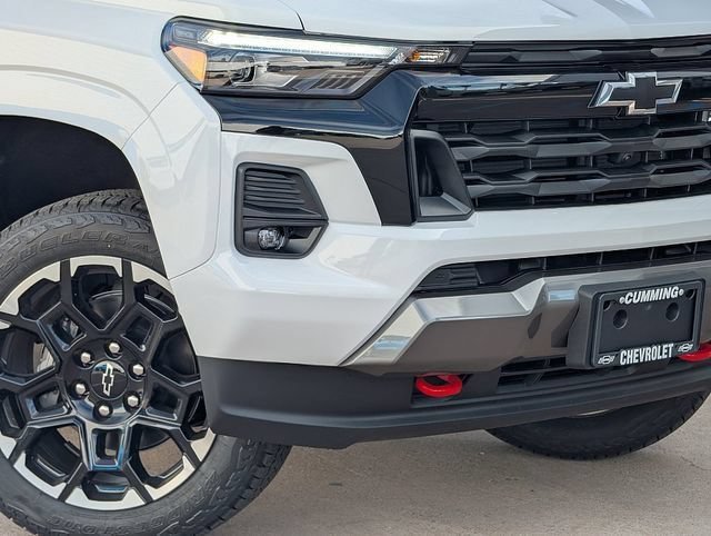 New 2026 Summit White Chevrolet Z71 image 3