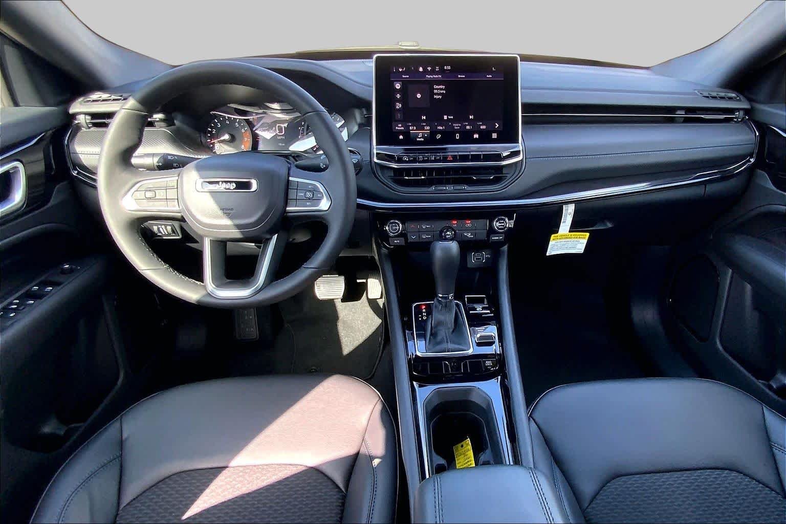New 2026 Bright White Clearcoat Jeep Latitude Altitude image 5