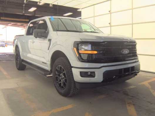 Used 2025 Space White Metallic Ford XLT image 4