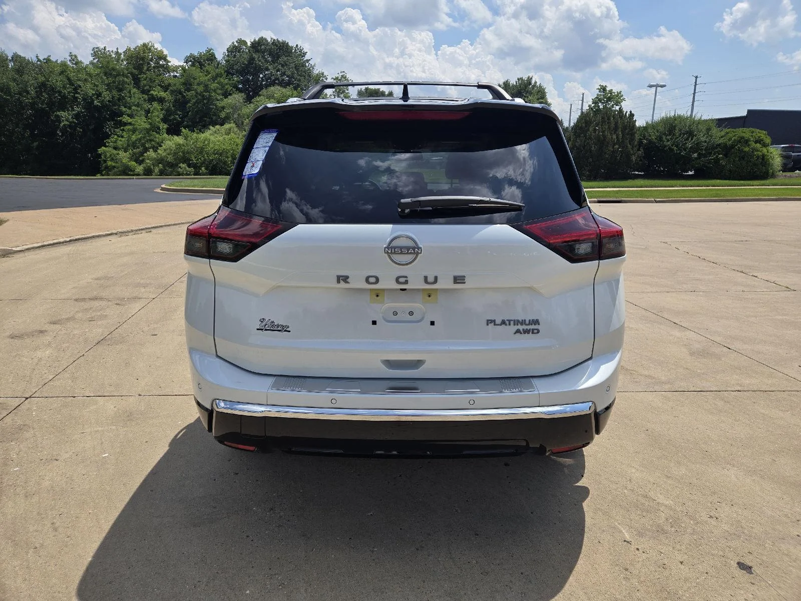 New 2026 Everest White Pearl/Super Black Nissan Platinum image 8