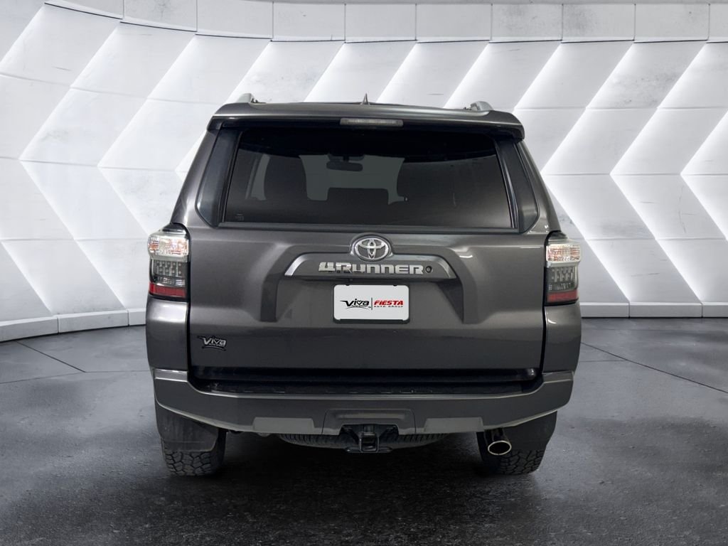 Used 2018 Gray Toyota SR5 image 5