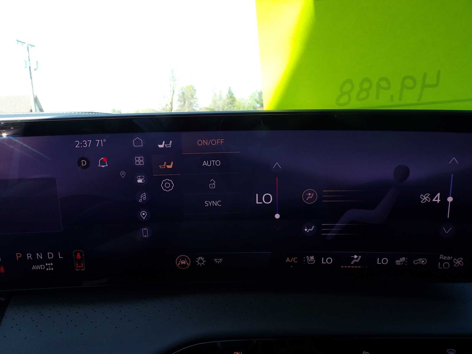 Used 2025 White Frost Tricoat Buick Avenir image 12