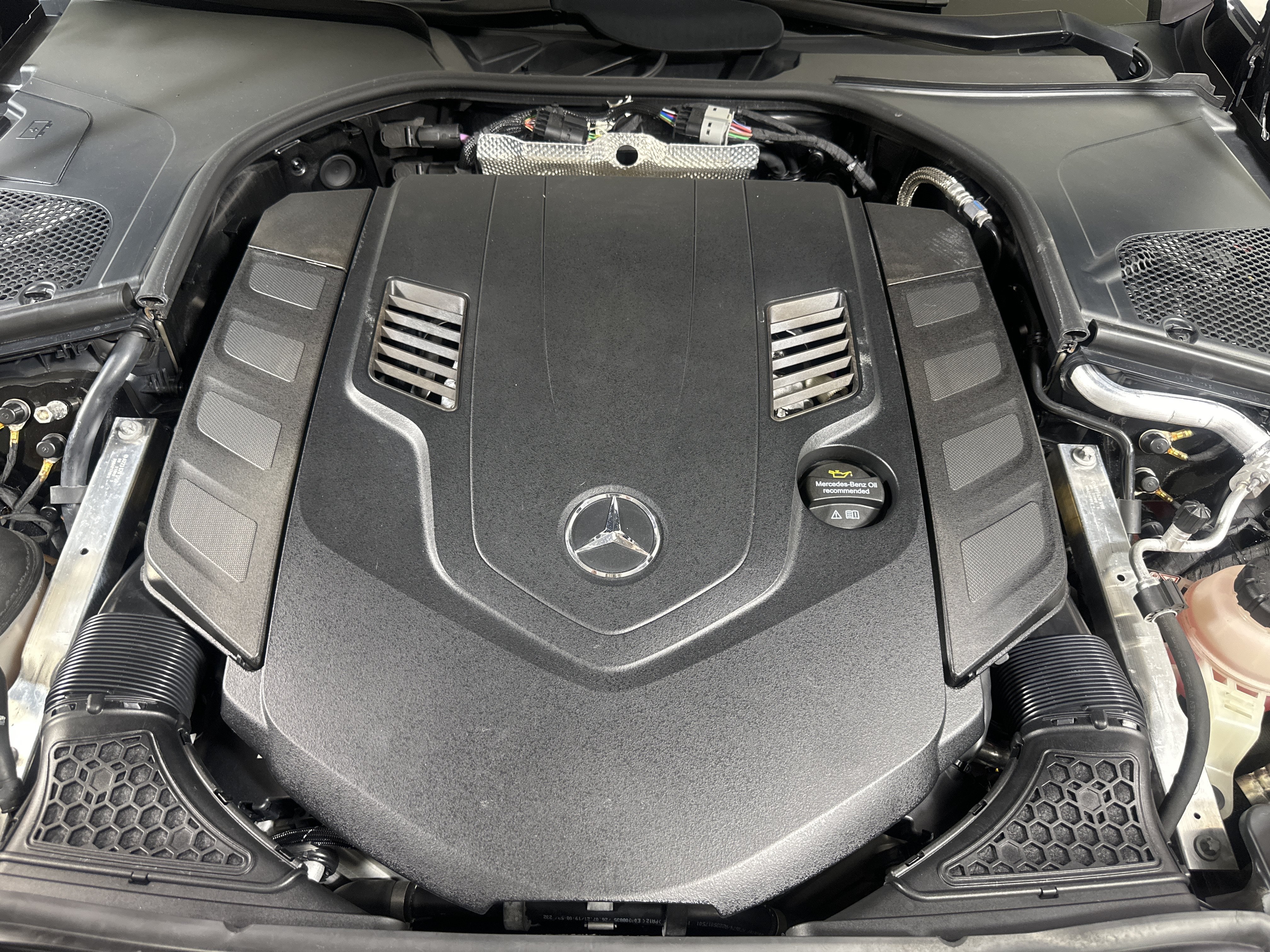 Used 2022 Black Mercedes-Benz Maybach S 580 image 25